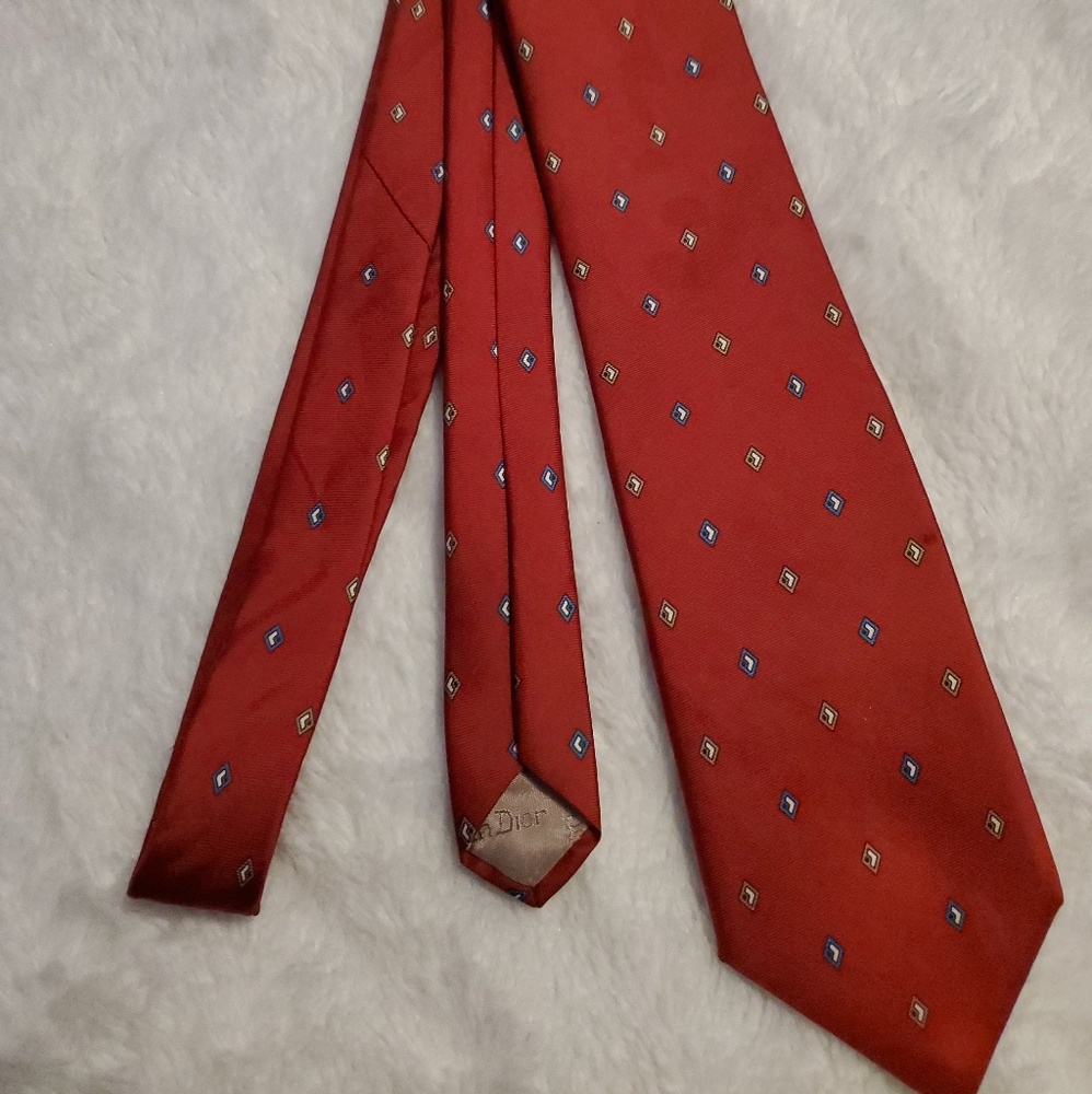Christian Dior mens 100% silk tie.